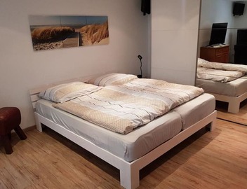 4 star basement apartment Alt-Mariendorf (parking lot on the property) 5