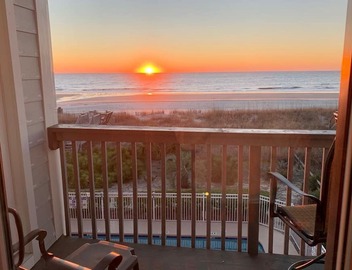 Dolphin Cay 204! Oceanfront 3 BR (2 KG BR's-1 Qn BR) 2 BA! Large pool! 5