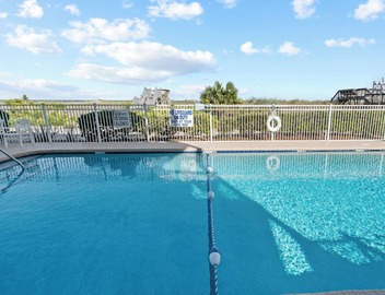Dolphin Cay 204! Oceanfront 3 BR (2 KG BR's-1 Qn BR) 2 BA! Large pool! 3