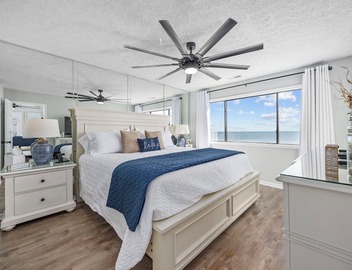 Dolphin Cay 204! Oceanfront 3 BR (2 KG BR's-1 Qn BR) 2 BA! Large pool! 5