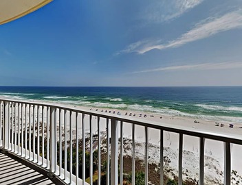 Beachfront, Private Balcony! 5