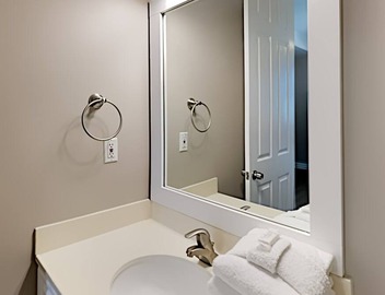 Beachfront, Private Balcony! 4