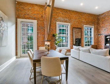 🛎DOWNTOWN Condo You've Been LOOKING For! Glam+Historic Charmer+Private Balcony= Everything! 3