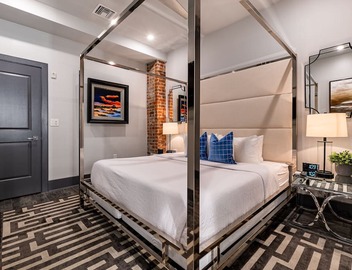 Downtown 4BR | Private Outdoor Patio | King Beds | The St. Louis 2