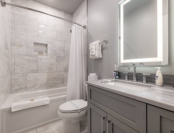 Downtown 4BR | Private Outdoor Patio | King Beds | The St. Louis 3