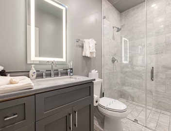Downtown 4BR | Private Outdoor Patio | King Beds | The St. Louis 4