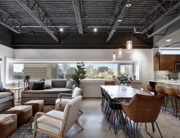 Bright + Stylish Downtown Loft | East 6th Street 3