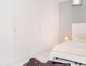 Golden Triangle Apt. – Montaigne/George V 2