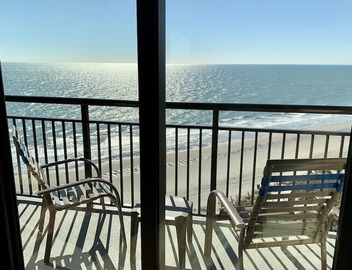 Absolute Beach. Oceanfront. Pet Friendly. 5