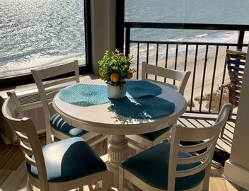 Absolute Beach. Oceanfront. Pet Friendly. 3