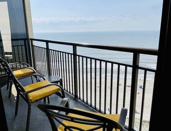 Absolute Beach. Oceanfront. Pet Friendly. 4