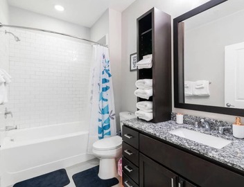 Modern Cozy 1BR ◉ Gym ◉ Balcony ◉ Free Parking 5