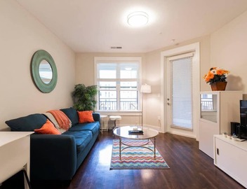 Modern Cozy 1BR ◉ Gym ◉ Balcony ◉ Free Parking 2