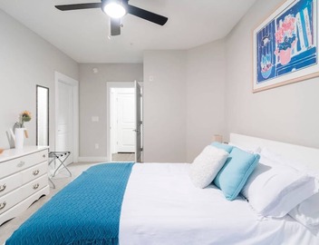 Modern Cozy 1BR ◉ Gym ◉ Balcony ◉ Free Parking 2