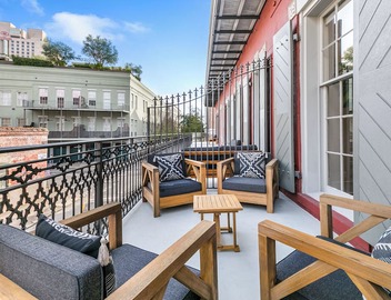 💜CHARACTER GALORE A TASTE OF NOLA NOT FOUND IN A HOTEL! 2 Balconies King Beds+Sleeper Sofa💜 4