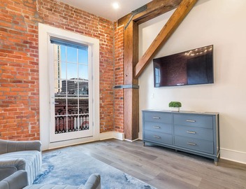 💜CHARACTER GALORE A TASTE OF NOLA NOT FOUND IN A HOTEL! 2 Balconies King Beds+Sleeper Sofa💜 3