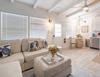 Breathtaking Oceanfront Accomm.: "Best in Class" Recipient for Vacation Rentals 4