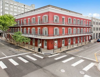 ⚜️THIS IS IT! Downtown Location & Luxury GLAM MEETS HISTORIC CHARMER LG Balcony City Views! 4