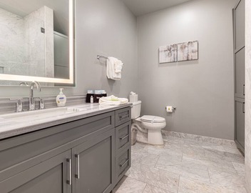 Luxury Condo Walk Anywhere & Everywhere! The Bordeaux 5