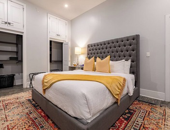 Luxury Condo Walk Anywhere & Everywhere! The Bordeaux 4