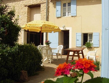 Sunny Provence Home with Terrace 3