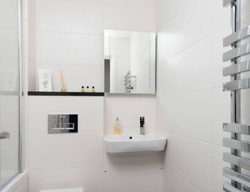 1M Farringdon sleeps 4 Large 1BR Former Warehouse 3