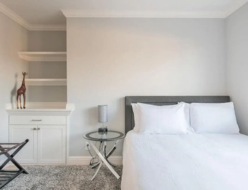 Ocean-view 5BR near SF — sleeps 25 5