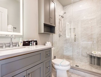 📣New XL Luxury Corner Condo PRIME Historic Downtown Location HUGE Balcony Wrapped in Wrought Iron 3