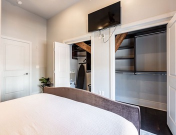 📣New XL Luxury Corner Condo PRIME Historic Downtown Location HUGE Balcony Wrapped in Wrought Iron 2