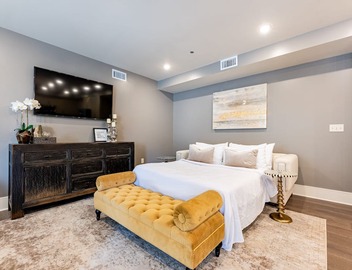 🏆VOTED BEST PENTHOUSE IN DOWNTOWN NOLA! 2 QUEEN SLEEPER SOFAS+LARGE PRIVATE TERRACE🏆 4