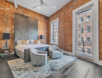 📸 RARE! Experience NOLA NOT Found in a HOTEL! 2 Personal Balconies| 3 Beds+Queen Sleeper Sofa📸 4