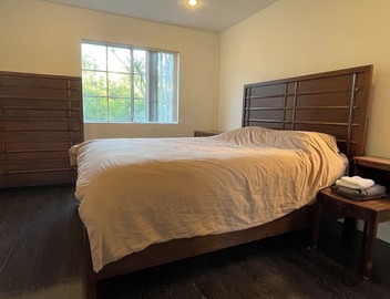 Modern and Conveniently Located 1 Bedroom 1 Bath W/private Yard & Washerdryer 2