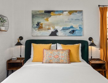 Visit the Beach from a Historic Downtown Apartment 3