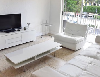 Your Relaxing Getaway Awaits! 2 Modern Rooms, Private Beach Access, Pool Access 3