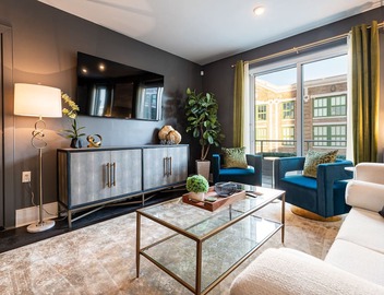 ⚜️Stylish,Spacious & Comfortable Downtown Penthouse! Enjoy The View from Your Personal Terrace! 4