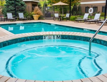 Free Breakfast. Outdoor Pool & Hot Tub. Great for Business Travelers! 5
