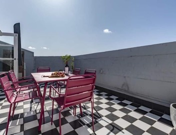 StayCentral - Fitzroy Converted Warehouse Penthouse - Rose St, Fitzroy - 2 Bedrooms, 2 Beds, 1 Bathrooms, 1 secure undercover park 3