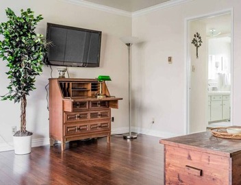 2 BD/Quiet Community/Close to Food + Shopping 5