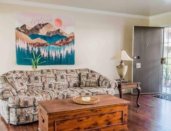 2 BD/Quiet Community/Close to Food + Shopping 5