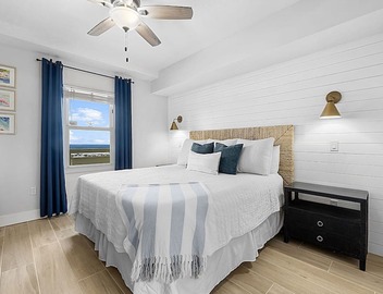 GULF FRONT | Remodeled, Upscale 3 BR (2 King Suites) | Beach Chair Svc Included! 4