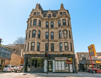 The Neighborhood Hotel - Lincoln Park 302 - One Bedroom w/Patio 2