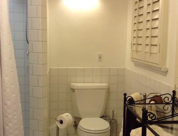 Charm. Privacy.and The Hollywood Sign 4