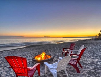 Luxurious coastal condo with amazing backyard 4