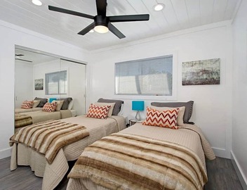 Amber Back · Stunning Beach Townhouse, newly remodeled 4