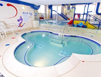 Lovely Suite! Free Breakfast Buffet. Pool, Hot Tub & Waterslide Access. Close to Salt Palace Convention Center! 5