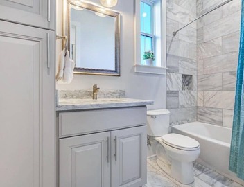 15% OFF Monthly | 10% OFF Weekly- Chic Urban Retreat w Pool Steps to St. Charles Ave and 3