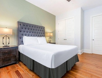 15% OFF Monthly | 10% OFF Weekly- Chic Urban Retreat w Pool Steps to St. Charles Ave and 3
