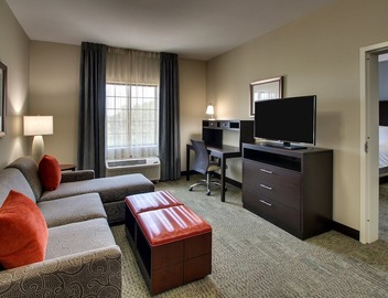 Free Breakfast Buffet. Indoor Pool. Close to Winthrop University! 2