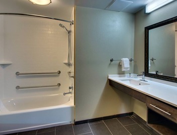 Free Breakfast Buffet. Indoor Pool. Close to Winthrop University! 3
