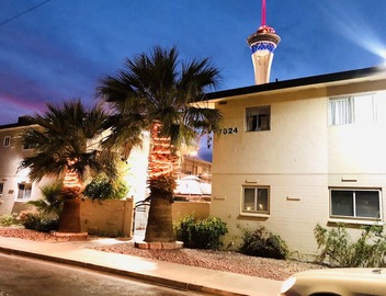 next to Strip 3BRVegas LVCC-1mile walk bestSpot POOL Labor Day enjoy cozy love 5